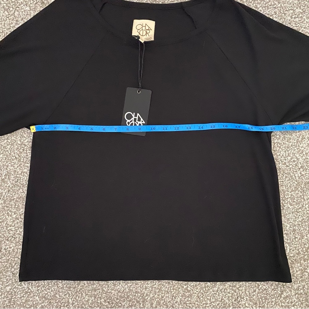 CHASER Black Ribbed Knit Short Sleeved Scoop Neck Tee - Picture 4 of 6
